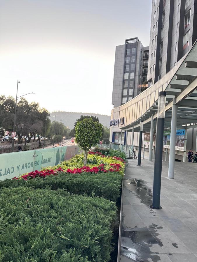 Entire Luxurious Apartment In Shopping Mall Мехико Экстерьер фото
